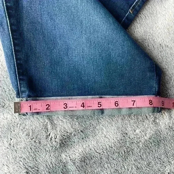 Levi’s Bermuda Short Dark Wash Size 30 - Picture 6 of 9